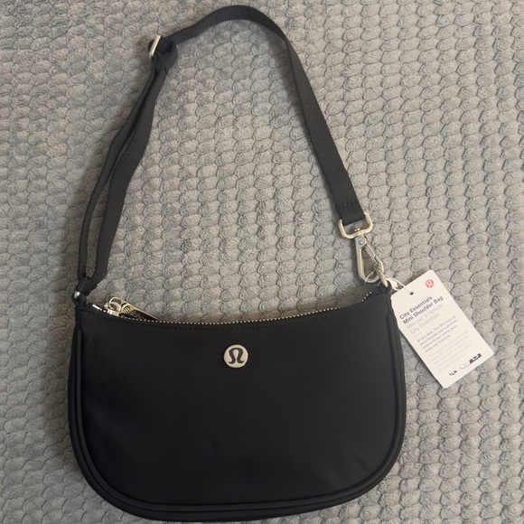 NWT Lululemon City Essentials Mini Shoulder Bag 1L - Picture 2 of 5